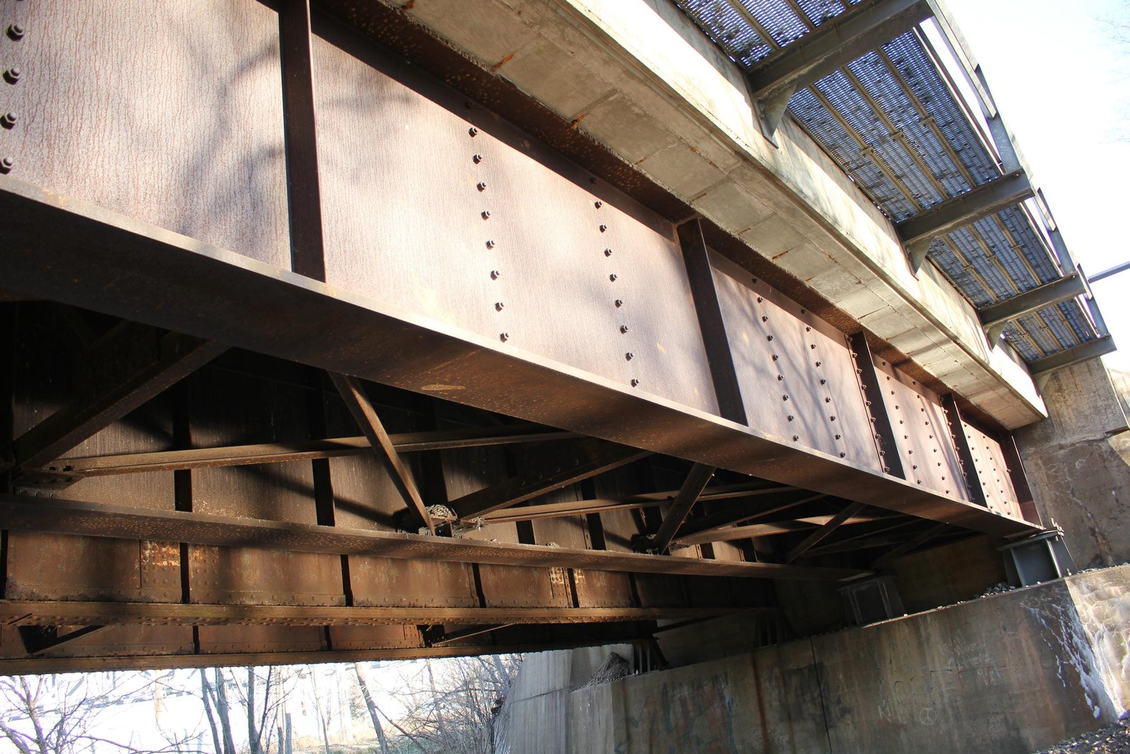 Girder detail, south track